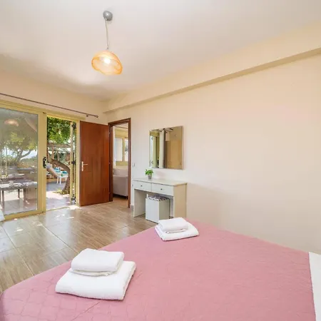 Villa Apollon By *